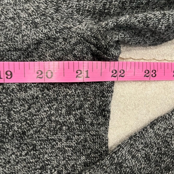 [L]Banana Republic Cotton/Silk Blend Gray V-Neck Sweater - Picture 5 of 7